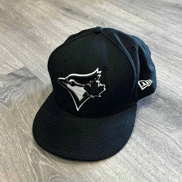 Toronto Blue Jays New Era Fitted Baseball Hat Cap 7 1/8 Black Logo - Picture 4 of 11
